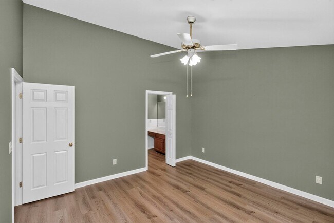 Building Photo - 137 Pepper Ridge Cir