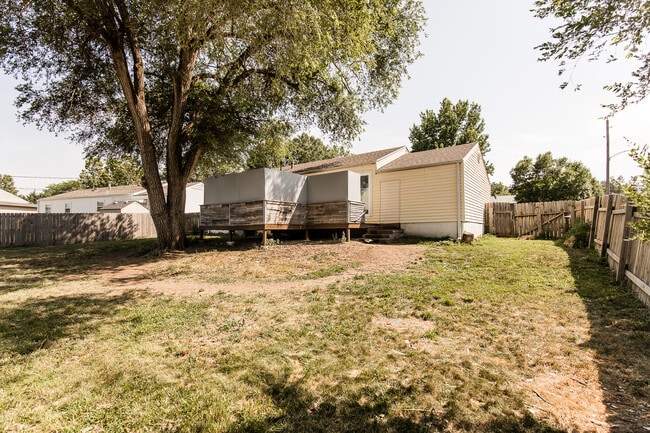 Building Photo - 1314 W 9th St