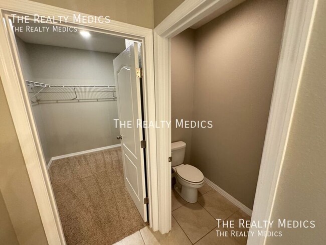 Building Photo - 404 Tanglewood Dr