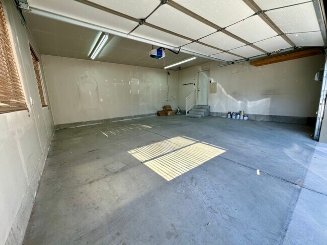 Building Photo - 8291 Water Oak Dr