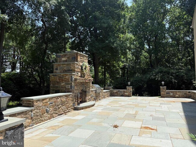 Building Photo - 1714 Hickory Hill Rd