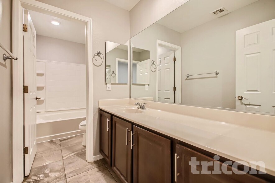 Building Photo - 12042 W Fillmore St