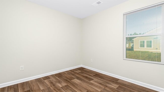 Building Photo - 1206 Willow Oaks Wy