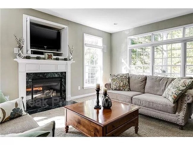 Building Photo - 4700 Kipper Dr