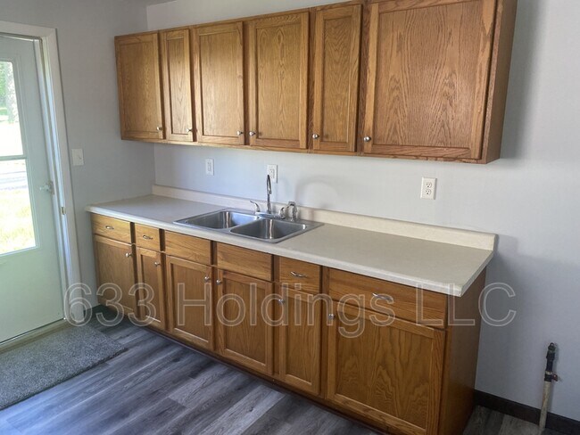 Building Photo - 139 Shadoway Dr