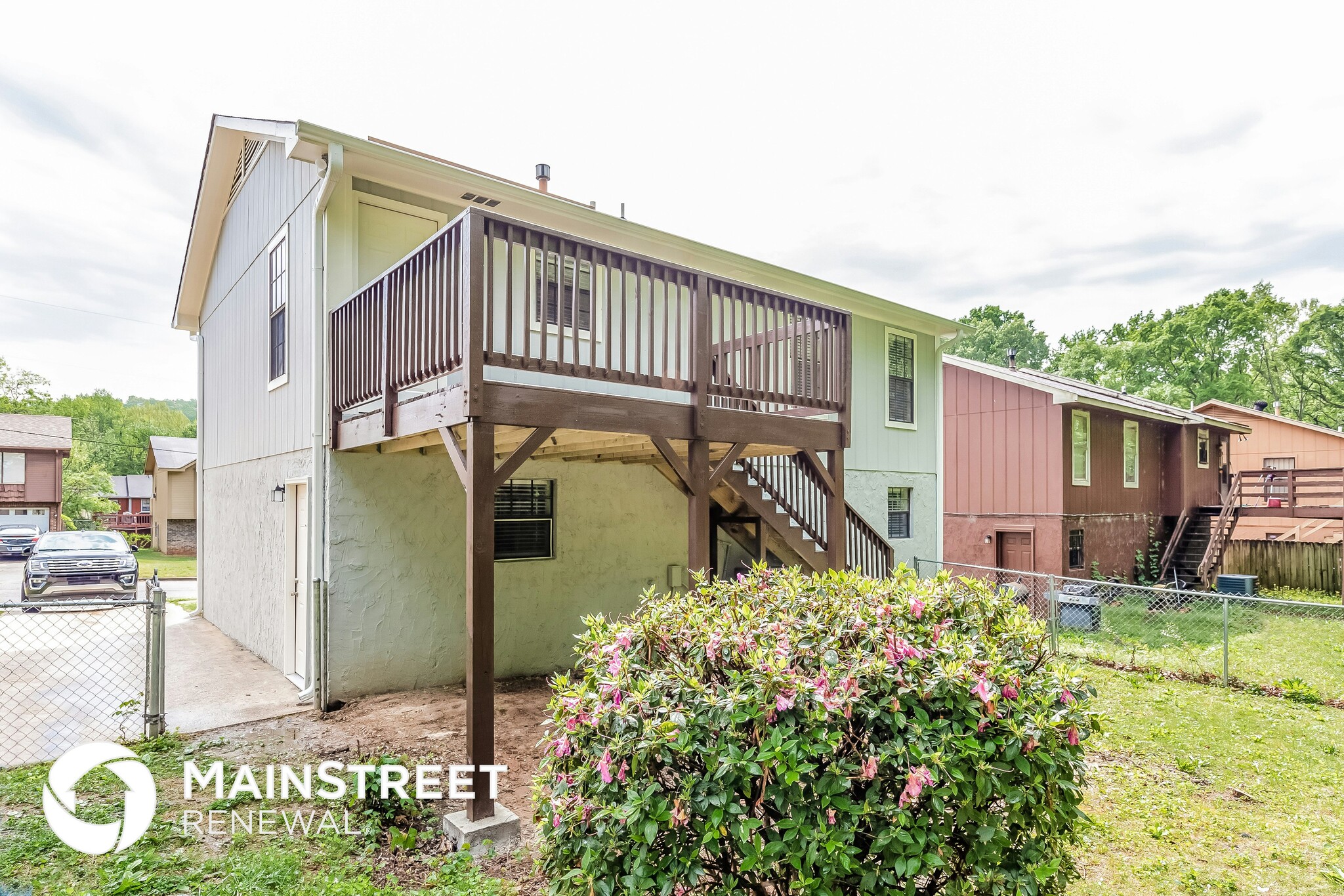 Building Photo - 6920 Suburban Terrace