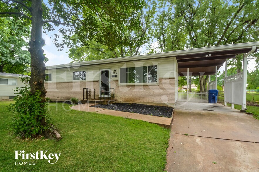 Building Photo - 400 Humes Ln