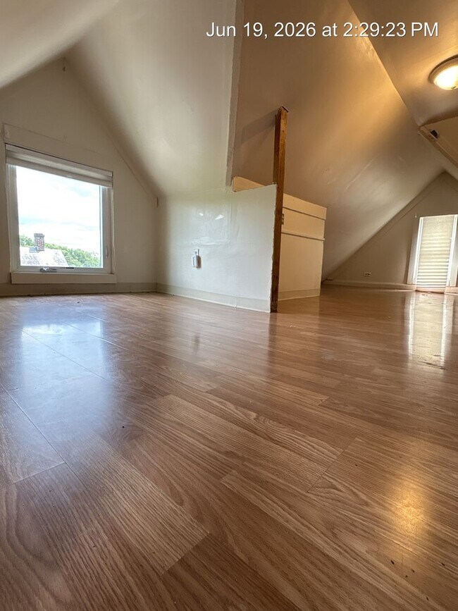 Building Photo - 142 Lorentz St