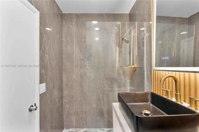 Building Photo - Southwest 26th Street, Miami, FL 33133 - 3 BR 2 BA single-family home