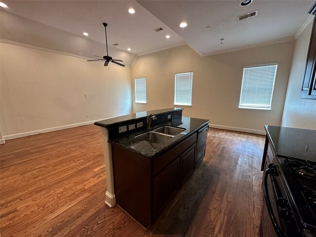 Building Photo - 6353 Richmond Ave.