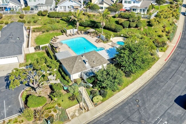 Building Photo - Furnished 2 bedroom in Carlsbad-Close to Beach