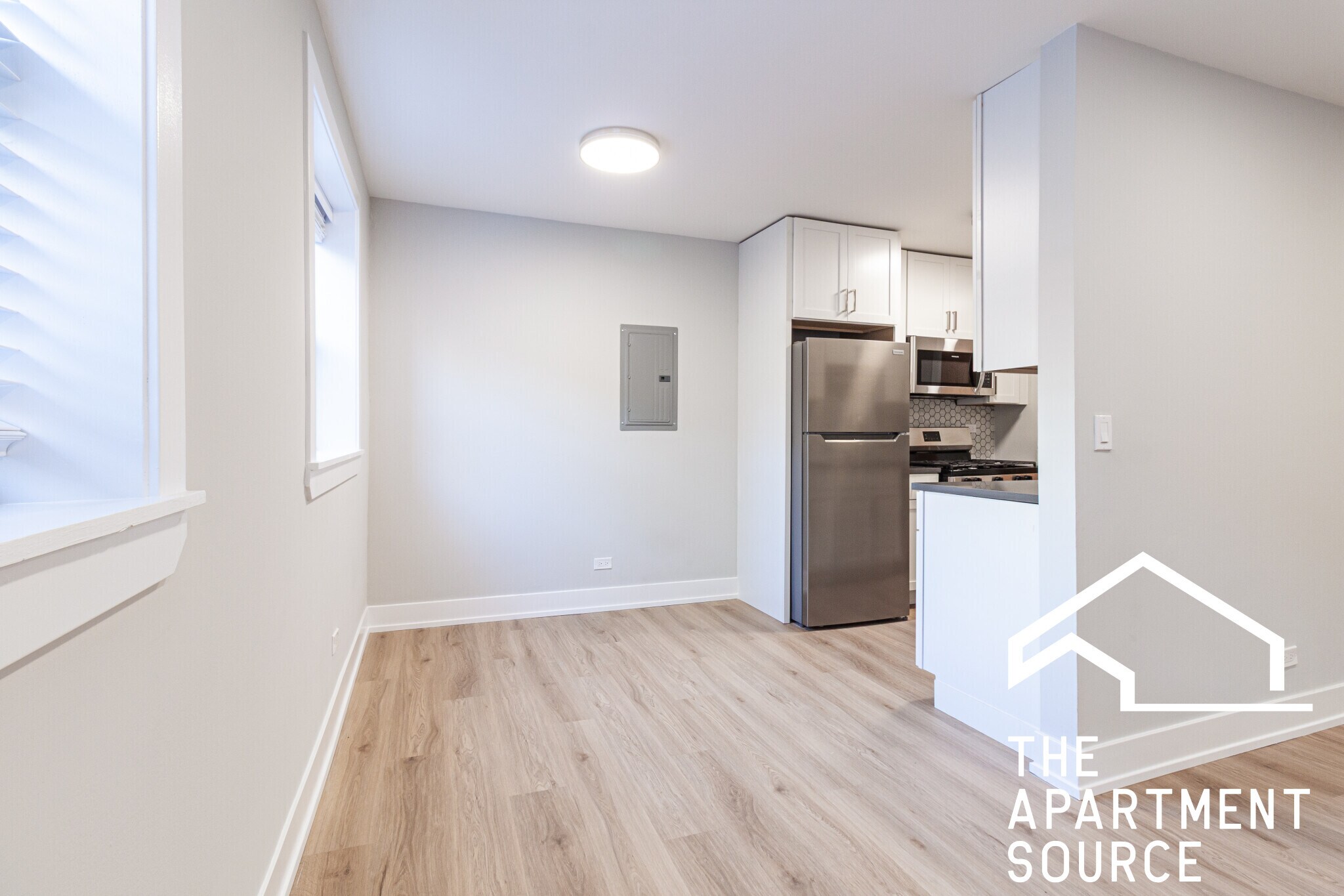 Building Photo - 540 W Aldine Ave