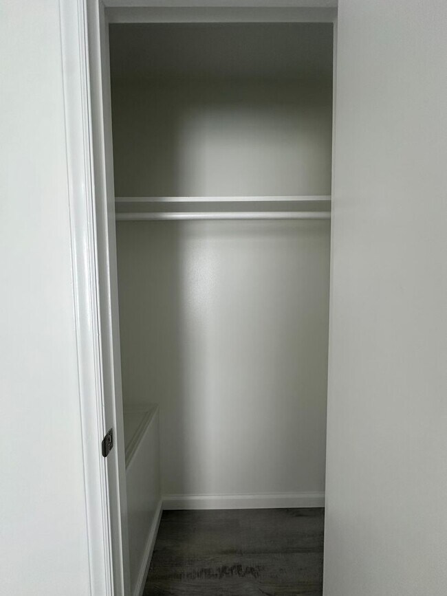 Building Photo - 320 Myrtlewood Cir