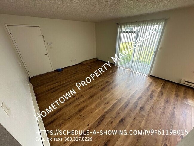 Building Photo - 335 Dennis St SE