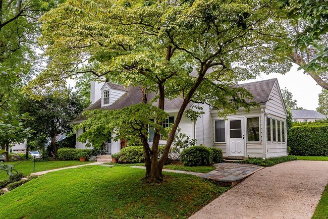 Building Photo - MUST SEE! Cozy Corner Cape in Chevy Chase is Move-in Ready!