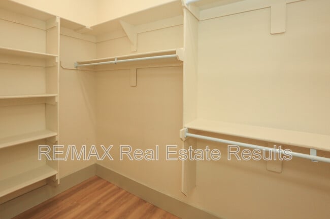 Building Photo - 655 N Genevieve Ave