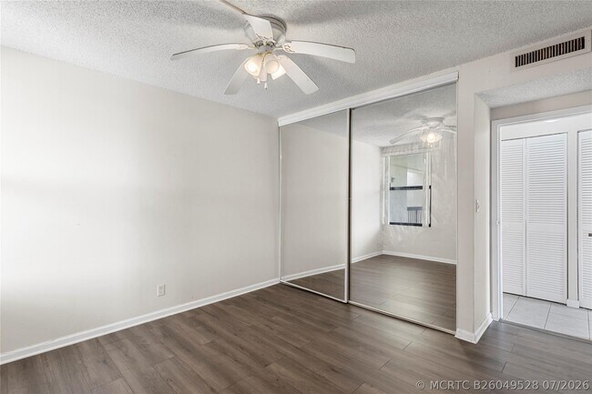 Building Photo - 8429 Forest Hills Dr