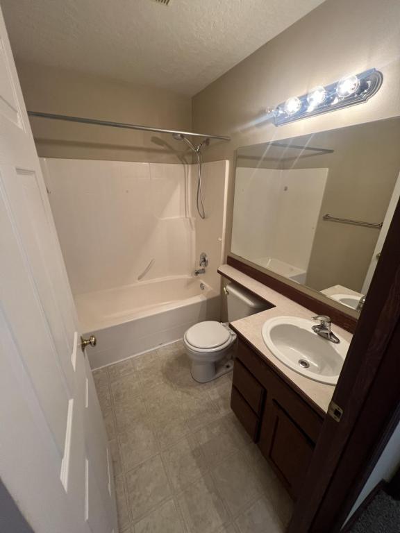Building Photo - 497 N Brushwood Ct