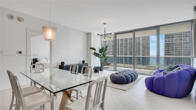 Building Photo - 200 Biscayne Blvd Way