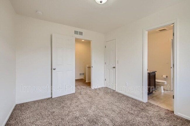 Building Photo - 2484 Coach House Loop