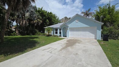 Building Photo - 2091 SW Villanova Rd