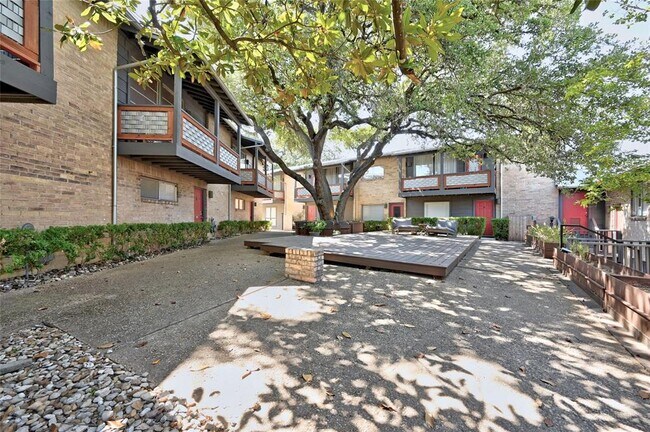 Building Photo - 1100 Azie Morton Rd