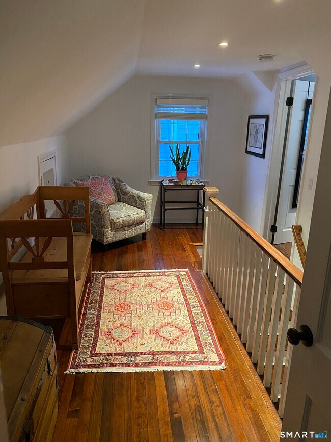 Building Photo - 276 Dunnlea Rd