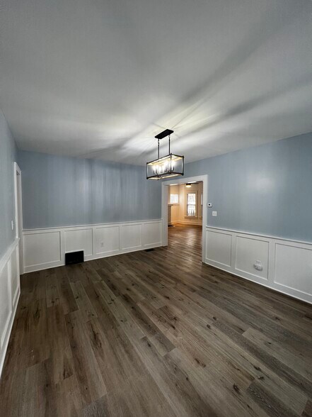 Building Photo - 2835 Avondale Ave