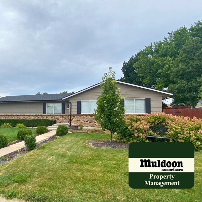 Building Photo - Beautifully Maintained Central 4 Bedroom. ...