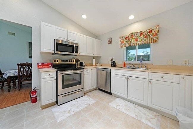 Building Photo - 590 Ridgewood St NW