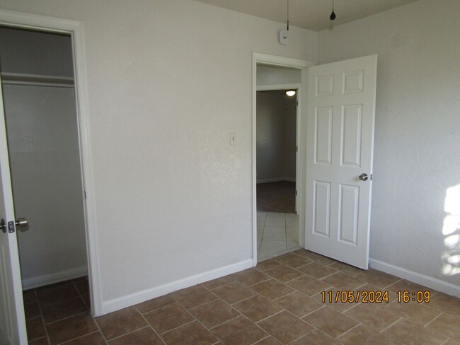 Building Photo - Newly renovated! $200 off First Full month...