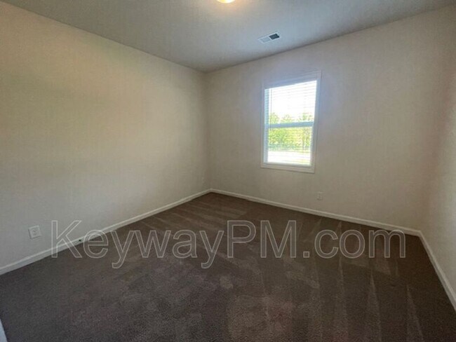 Building Photo - 6058 High Top Ln