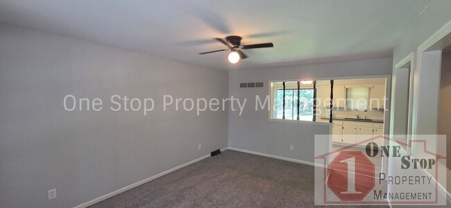 Building Photo - 3 bedroom, 2 bathroom Duplex in Independence