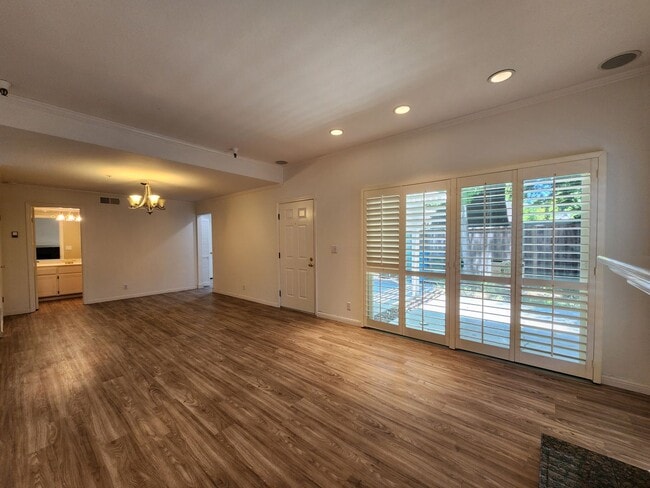 Building Photo - Redwood city townhouse