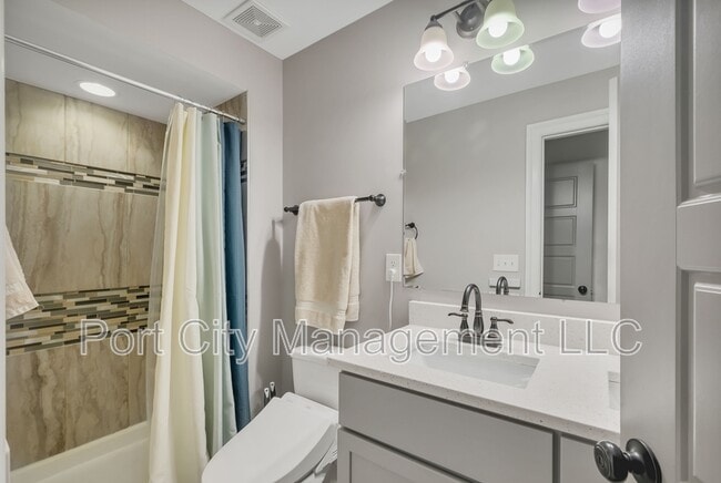 Building Photo - 504 S Milton Ave