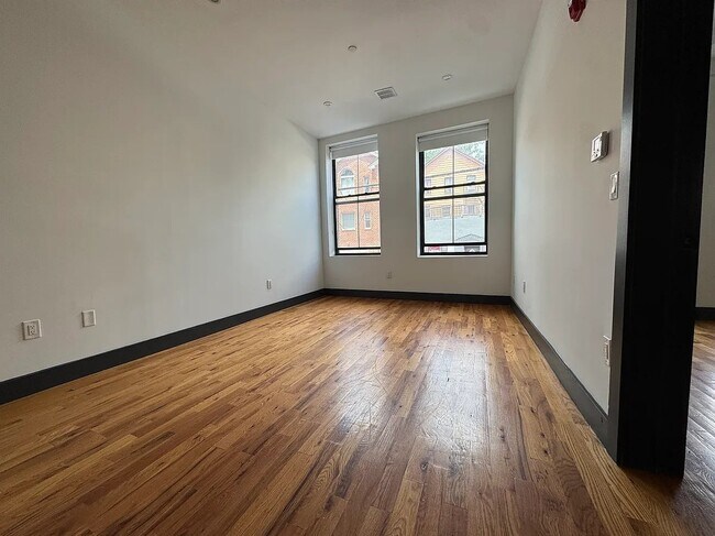 Building Photo - 568 Communipaw Ave