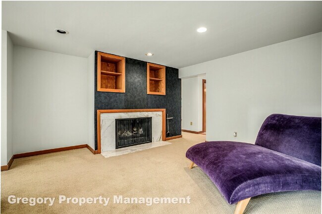 Building Photo - Outstanding Lake Sammamish Views. Private ...