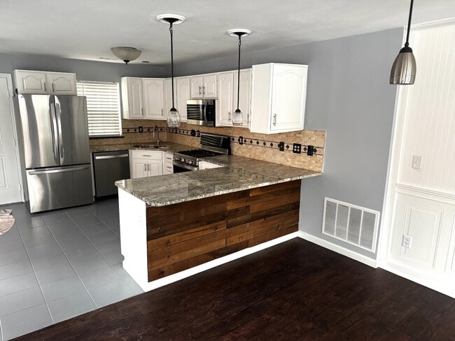 Building Photo - 133 Walton St