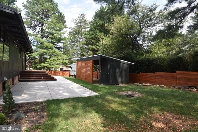 Building Photo - 2901 Pine Spring Rd