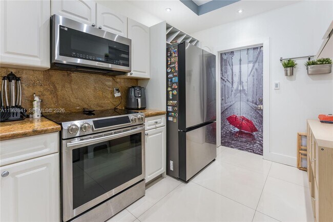 Building Photo - 4243 NW 112th Ct