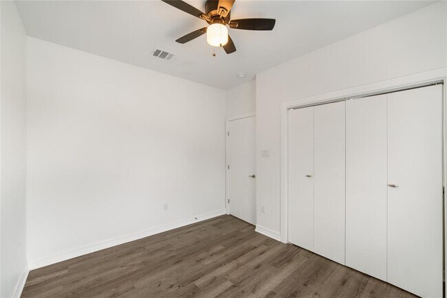 Building Photo - 2336 Charles Rd