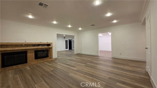 Building Photo - 18224 Chatsworth St