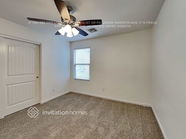 Building Photo - 1373 S Ponderosa Dr