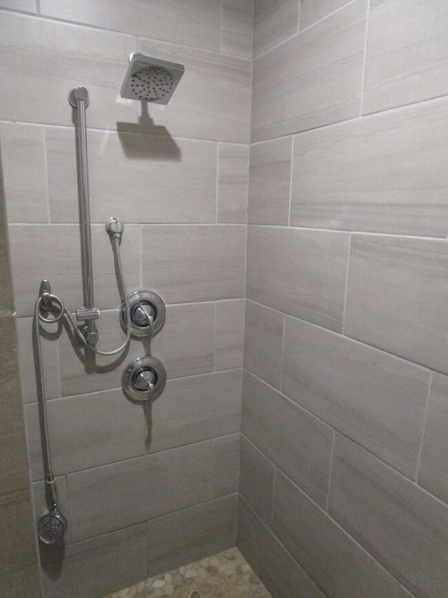 Building Photo - Custom Home in Crystal Springs Subdivision - Available Now!