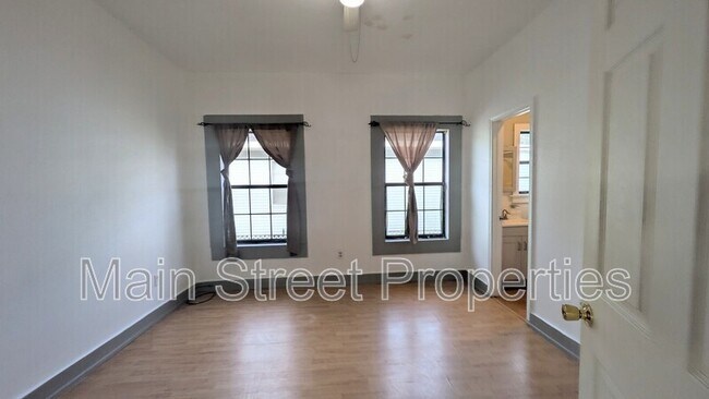 Building Photo - 1014 W Gregory St