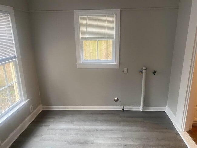 Building Photo - 4425 Ione St