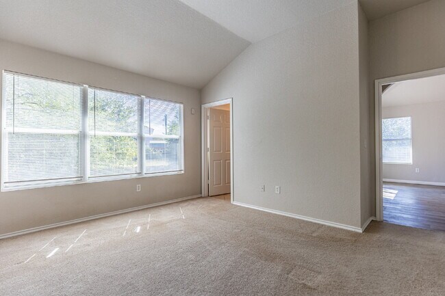 Building Photo - 9802 Vandenberg Way