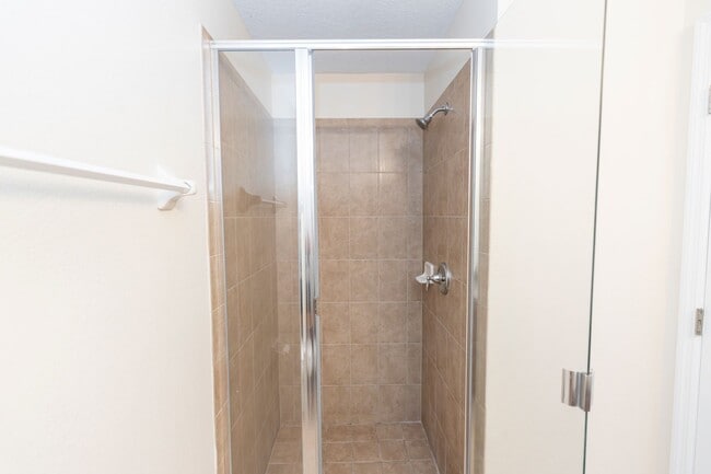 Building Photo - 3-story, 3/3.5, updated, townhome in the heart of Baldwin Park!