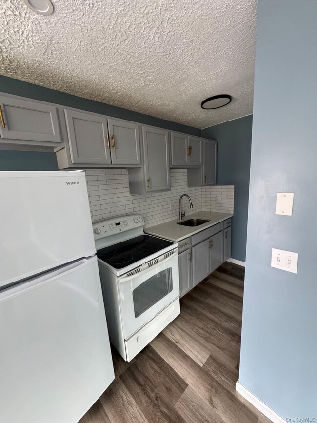 Building Photo - 4927 State Rte 55