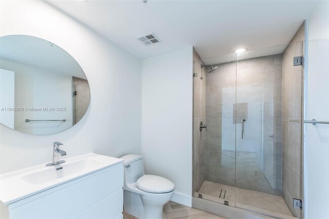 Building Photo - 335 S Biscayne Blvd